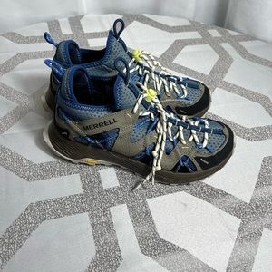 Merrell Women Moab Flight Trail Hiking Shoe  8.5